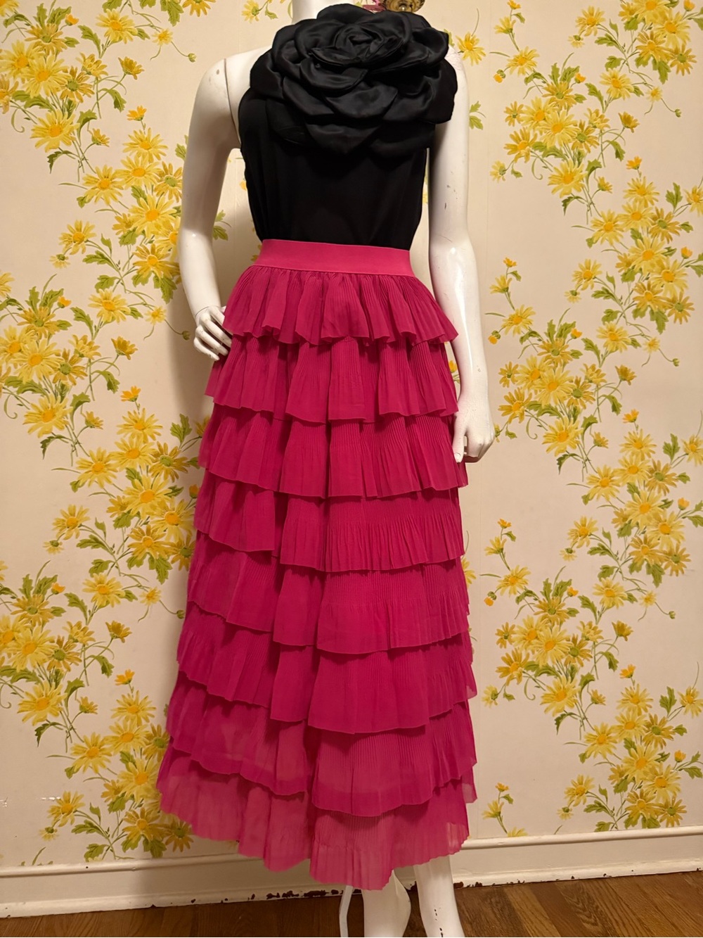 NWOT Tiered Ruffle long midi Skirt in Fuchsia size M
